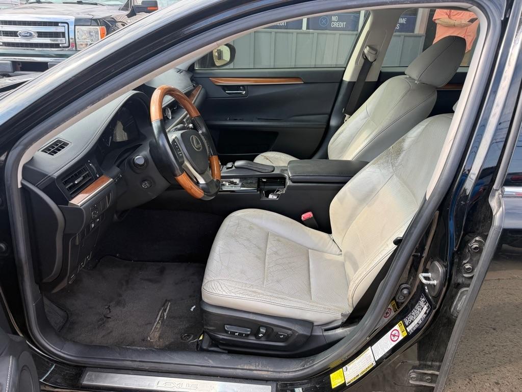 Lexus ES 300h 4dr Sdn Hybrid 2013