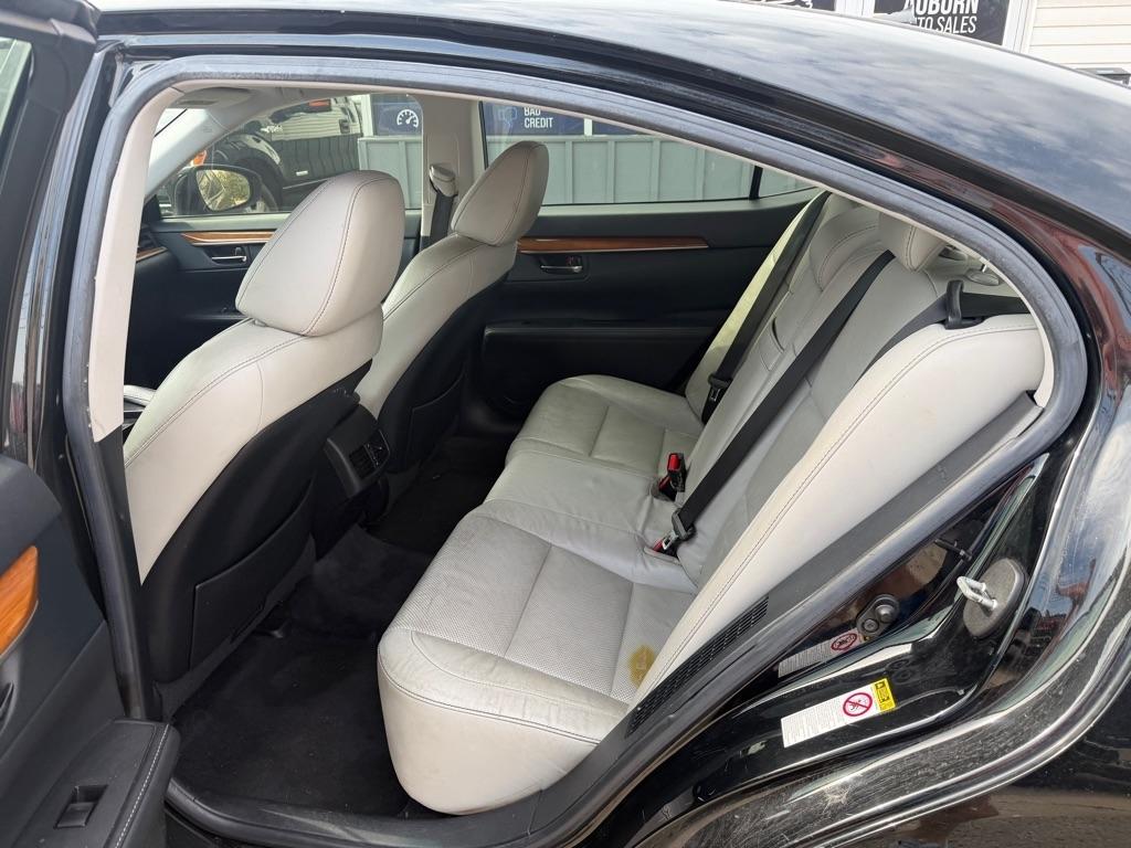 Lexus ES 300h 4dr Sdn Hybrid 2013