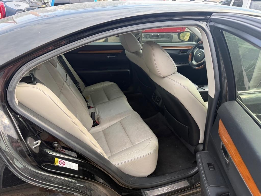 Lexus ES 300h 4dr Sdn Hybrid 2013
