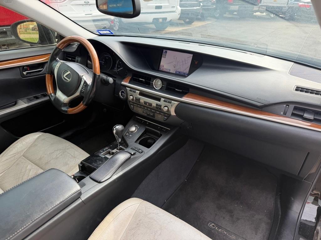 Lexus ES 300h 4dr Sdn Hybrid 2013