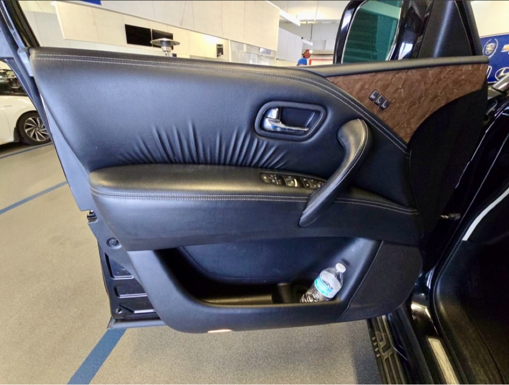 Infiniti QX80 Base 2017