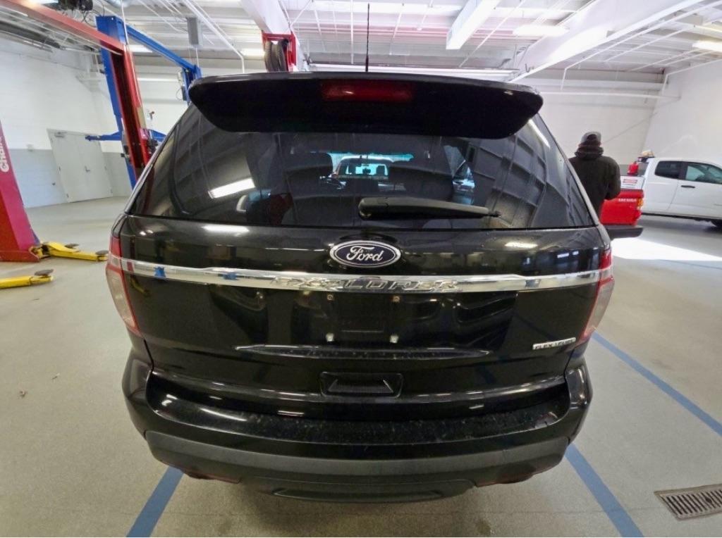 Ford Explorer Base FWD 2014