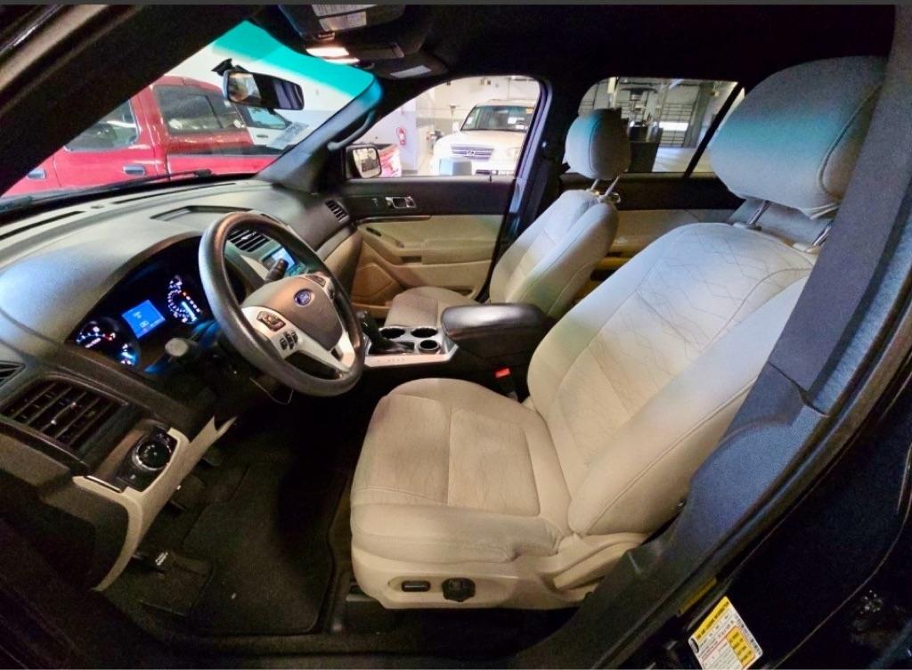 Ford Explorer Base FWD 2014