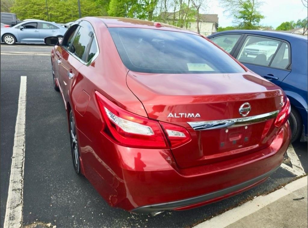 Nissan Altima  2016