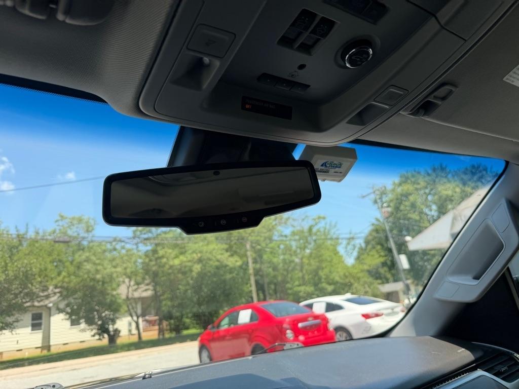 Chevrolet Suburban  2018