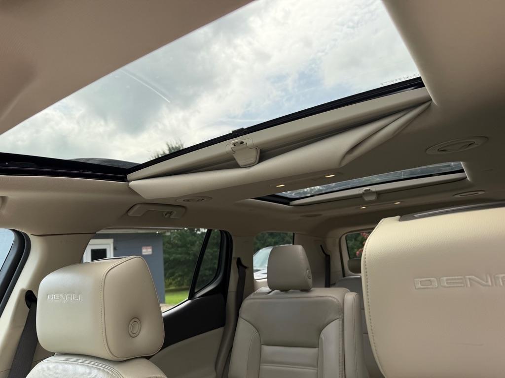GMC Acadia Denali 2017