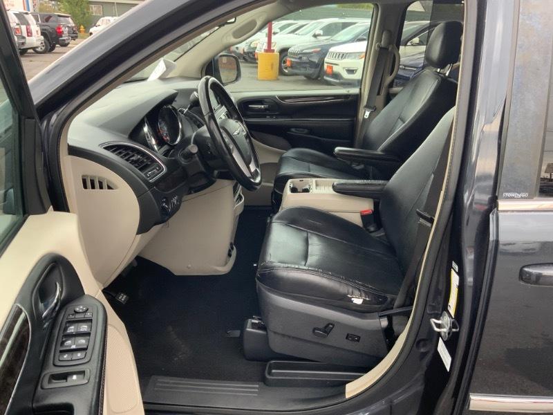 Chrysler Town & Country Touring 2014