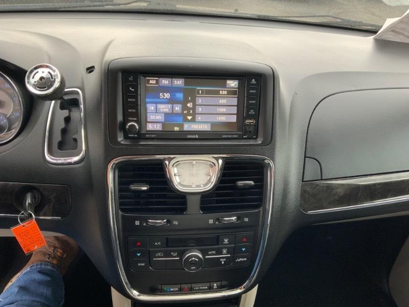 Chrysler Town & Country Touring 2014