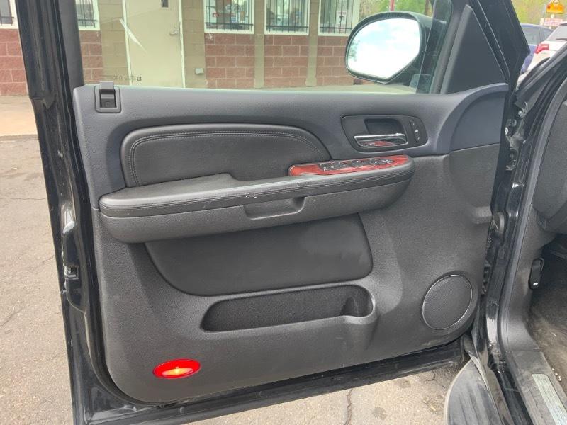 Cadillac Escalade 4WD 4dr Luxury 2008