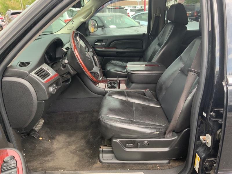 Cadillac Escalade 4WD 4dr Luxury 2008