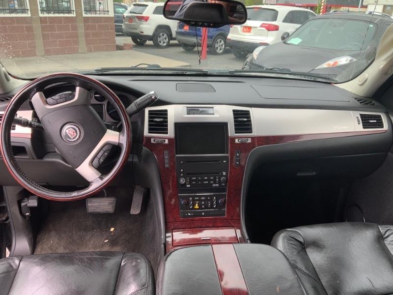 Cadillac Escalade 4WD 4dr Luxury 2008