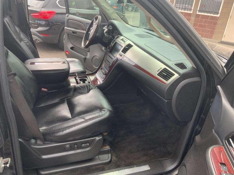 Cadillac Escalade 4WD 4dr Luxury 2008