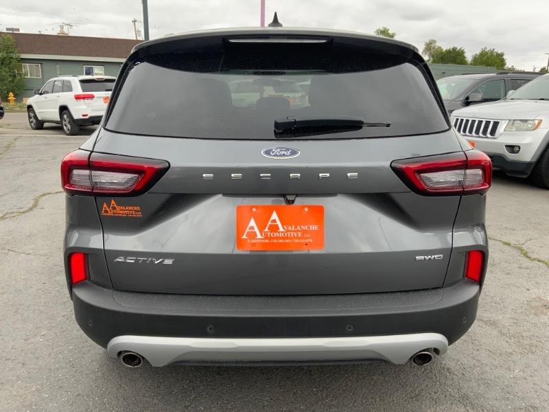 Ford Escape 4dr 103" WB 2.3L XLS 2024