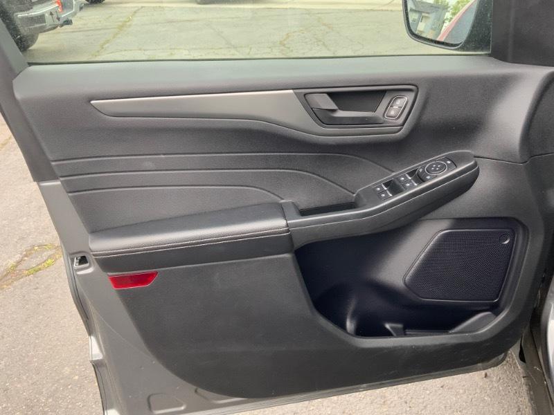 Ford Escape 4dr 103" WB 2.3L XLS 2024