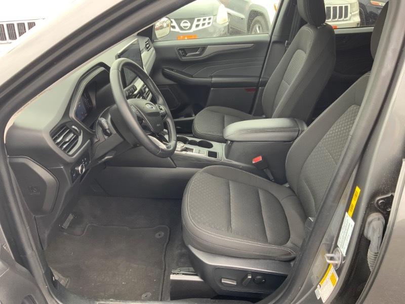 Ford Escape 4dr 103" WB 2.3L XLS 2024