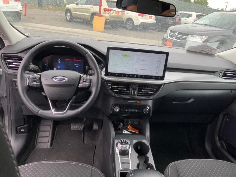 Ford Escape 4dr 103" WB 2.3L XLS 2024