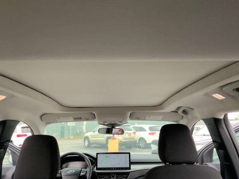 Ford Escape 4dr 103" WB 2.3L XLS 2024