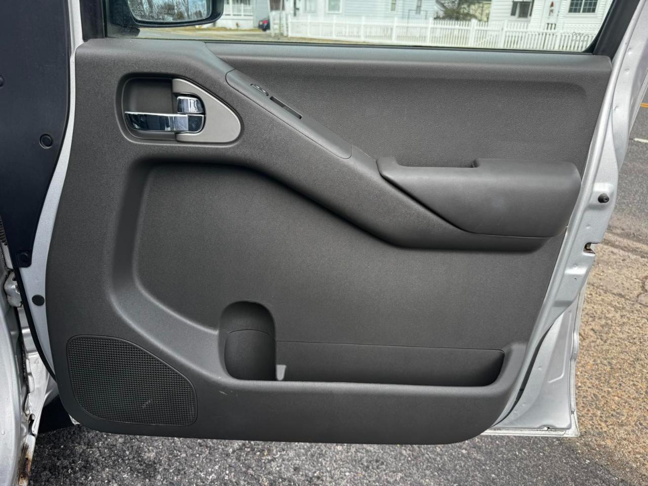 Nissan Frontier SE-V6 2010