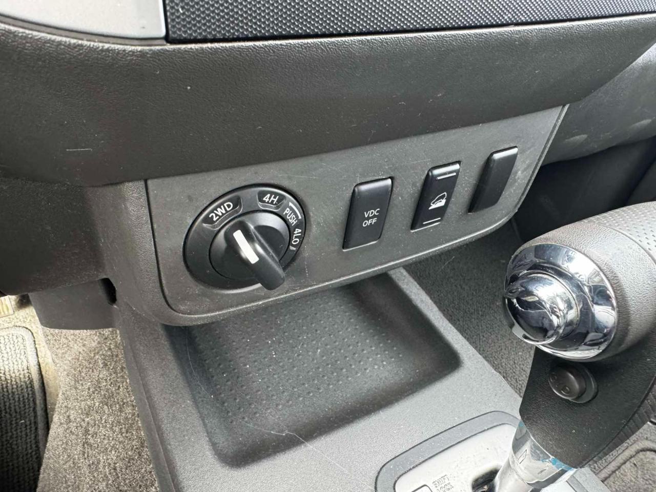 Nissan Frontier SE-V6 2010