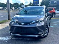 2023 Toyota Sienna 