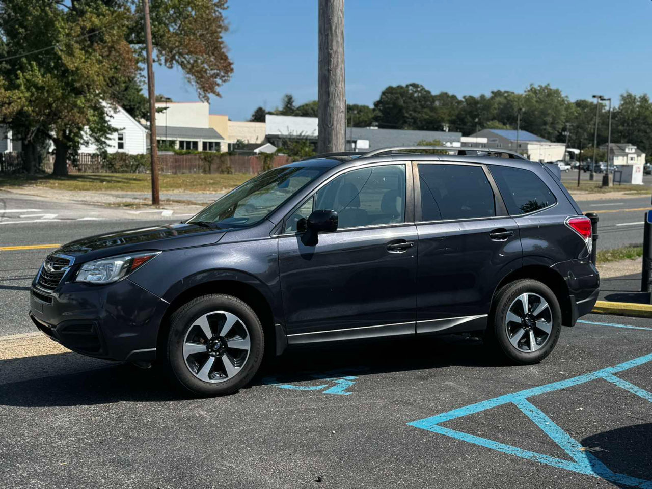 2018 Subaru Forester 2.5i Premium photo 2