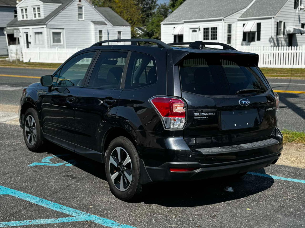2018 Subaru Forester 2.5i Premium photo 3