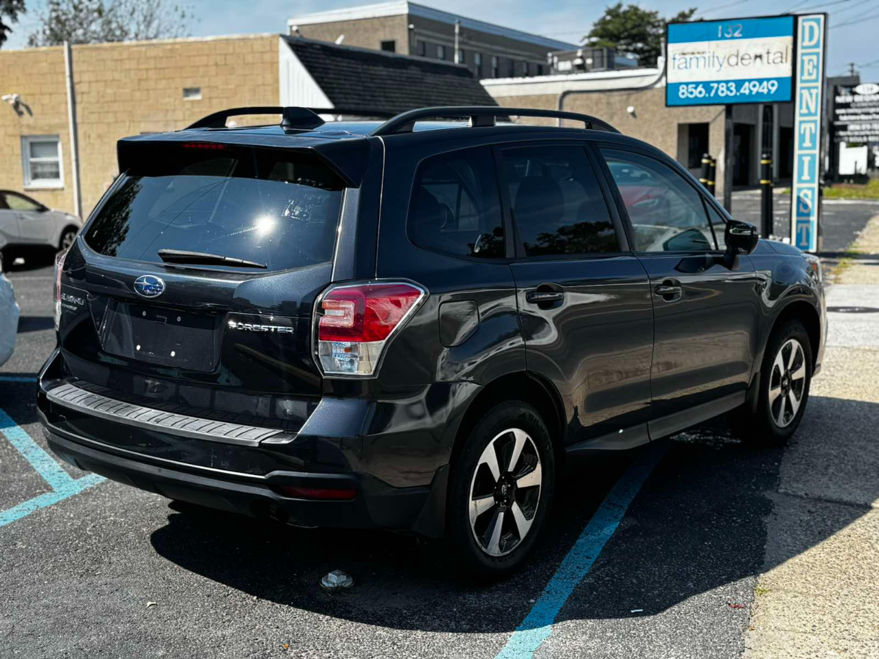 2018 Subaru Forester 2.5i Premium photo 5