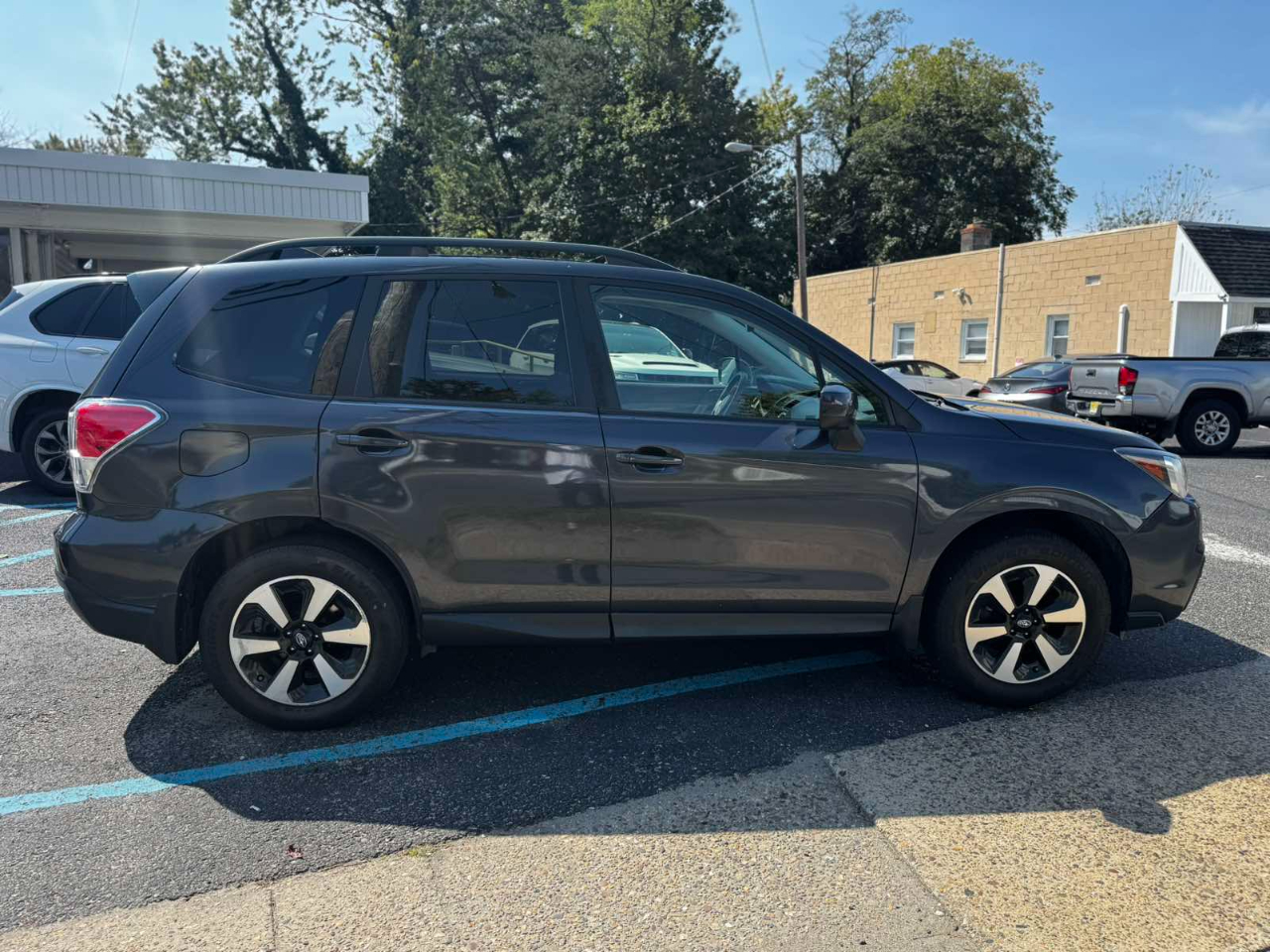 2018 Subaru Forester 2.5i Premium photo 6
