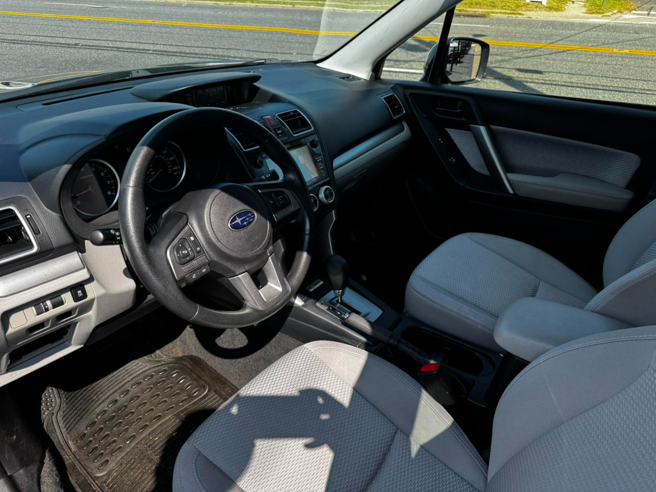 2018 Subaru Forester 2.5i Premium photo 12