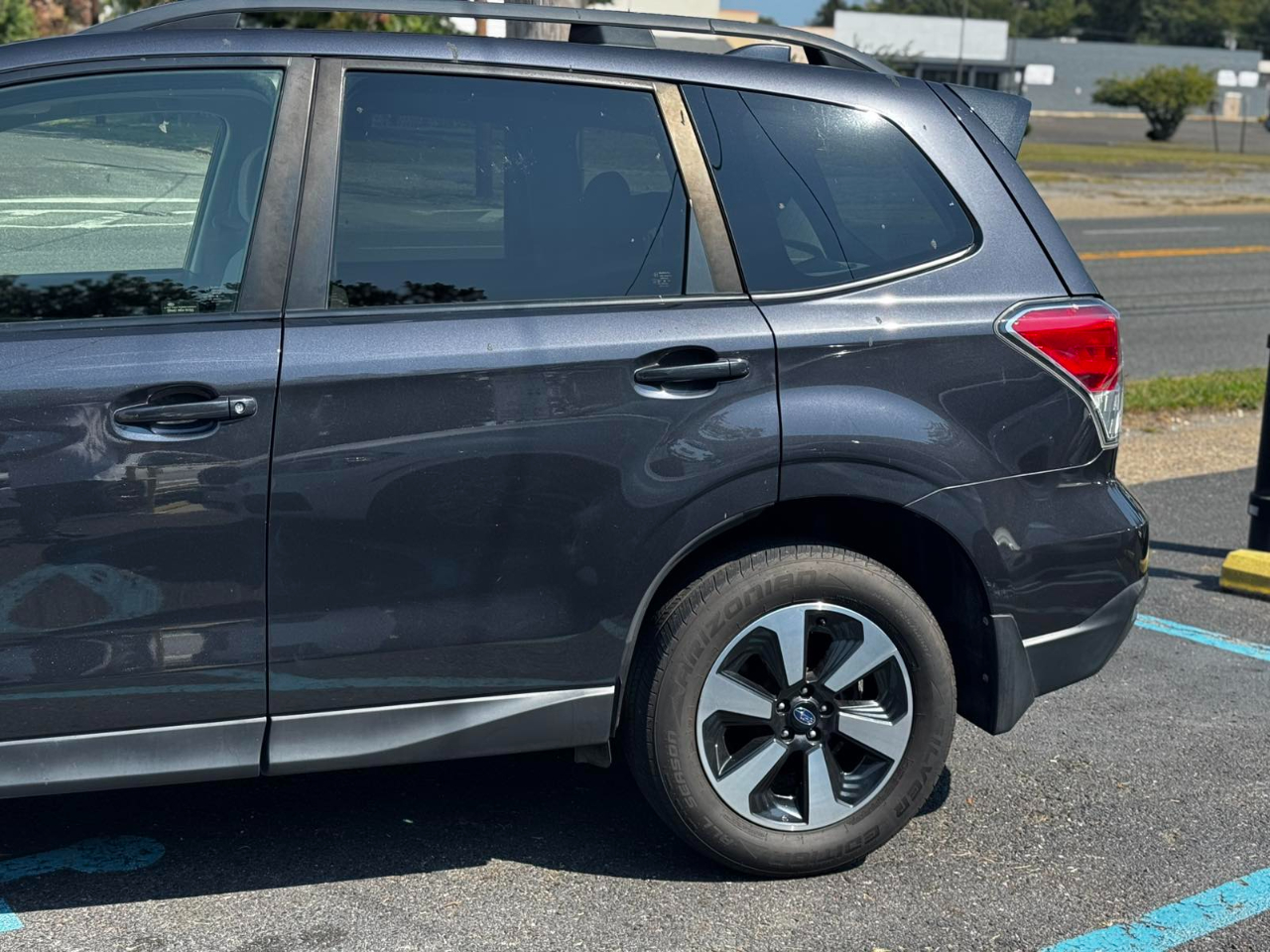 2018 Subaru Forester 2.5i Premium photo 14