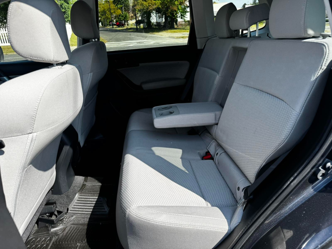 2018 Subaru Forester 2.5i Premium photo 16