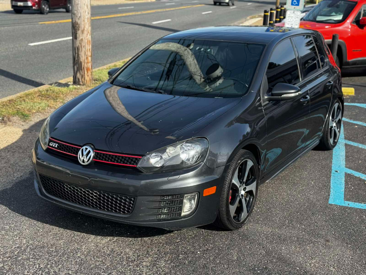 2011 Volkswagen Golf GTI photo 3
