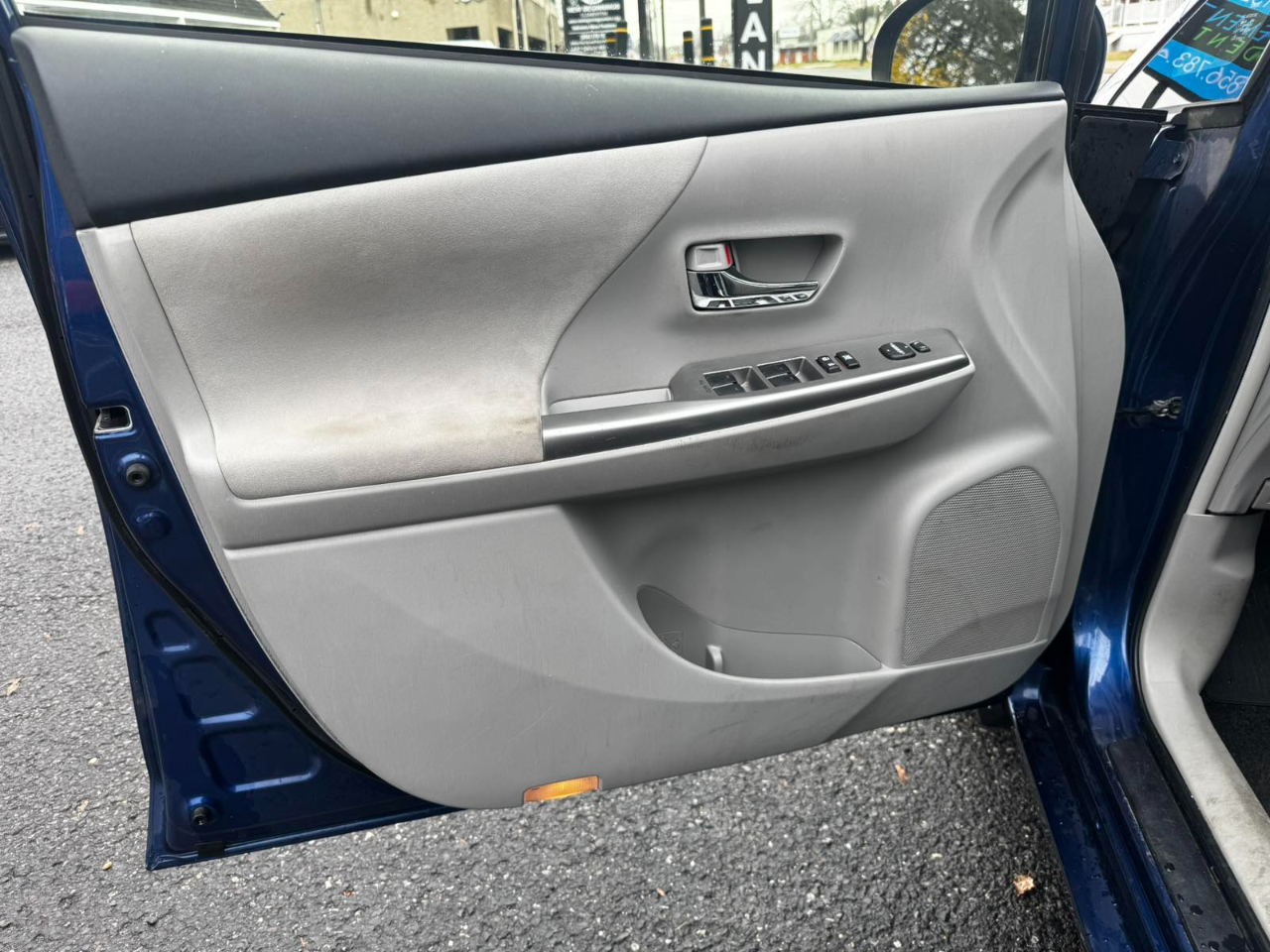 Toyota Prius V Three 2017