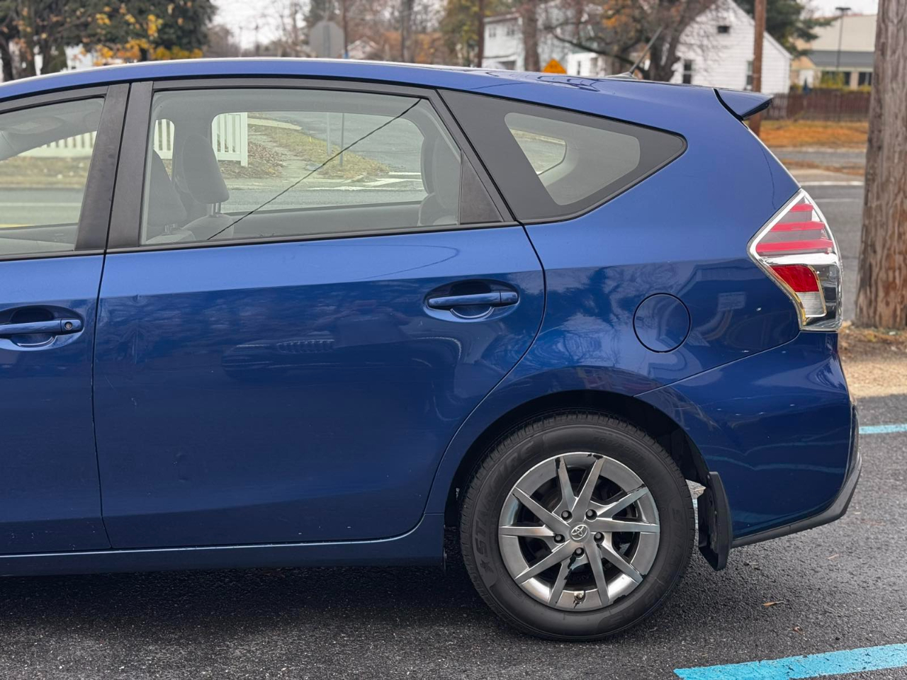 Toyota Prius V Three 2017