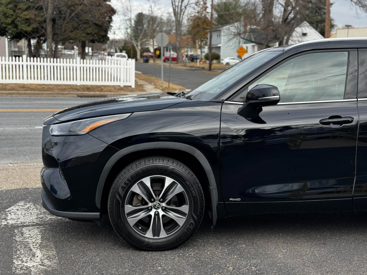 Toyota Highlander Hybrid XLE AWD 2022