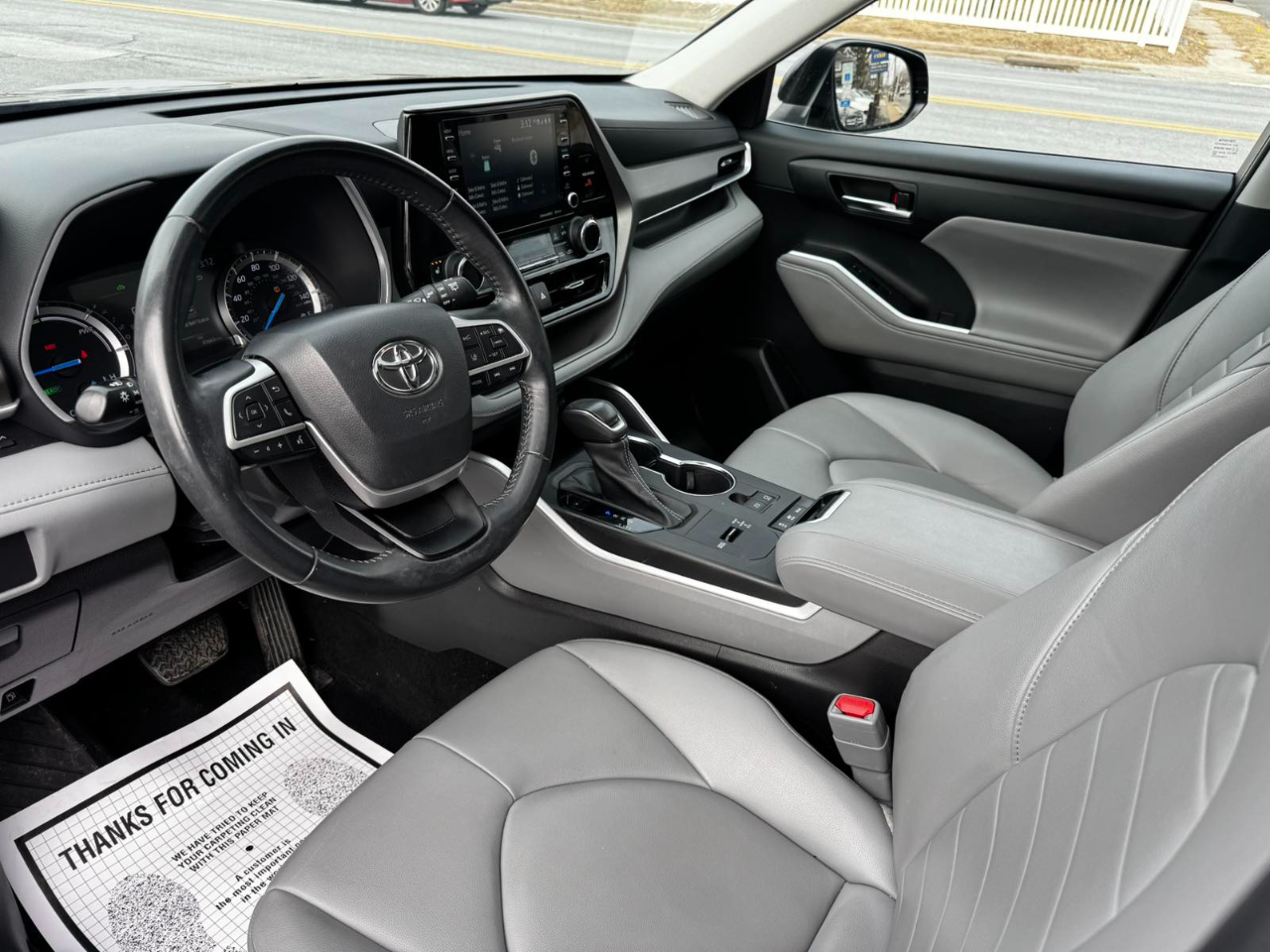 Toyota Highlander Hybrid XLE AWD 2022