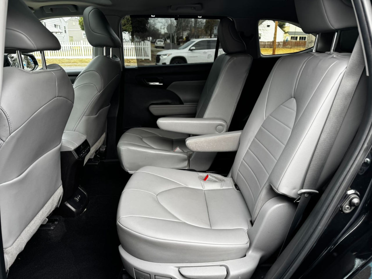 Toyota Highlander Hybrid XLE AWD 2022