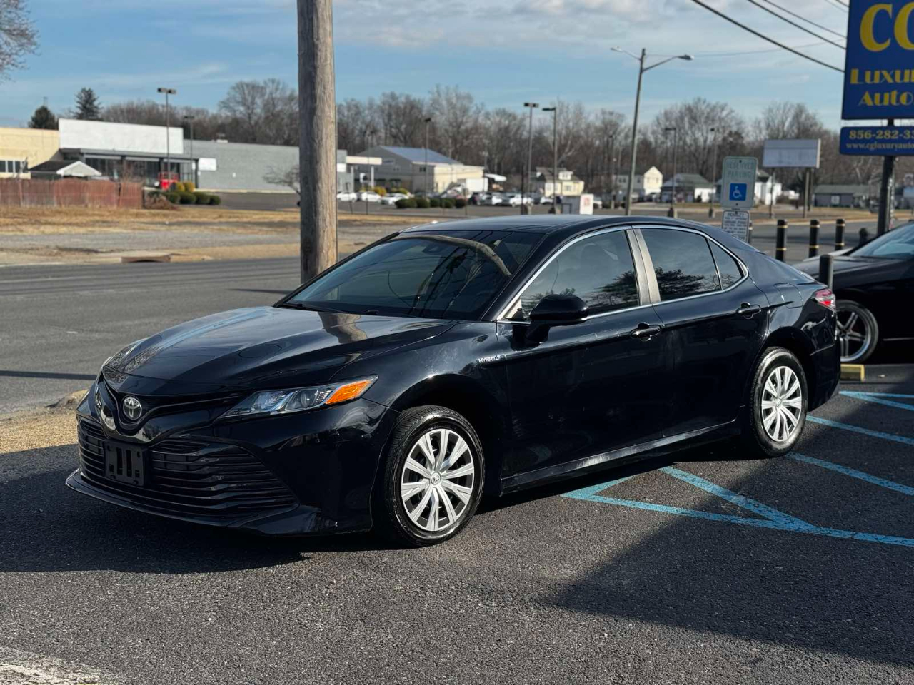 Toyota Camry Hybrid LE 2020