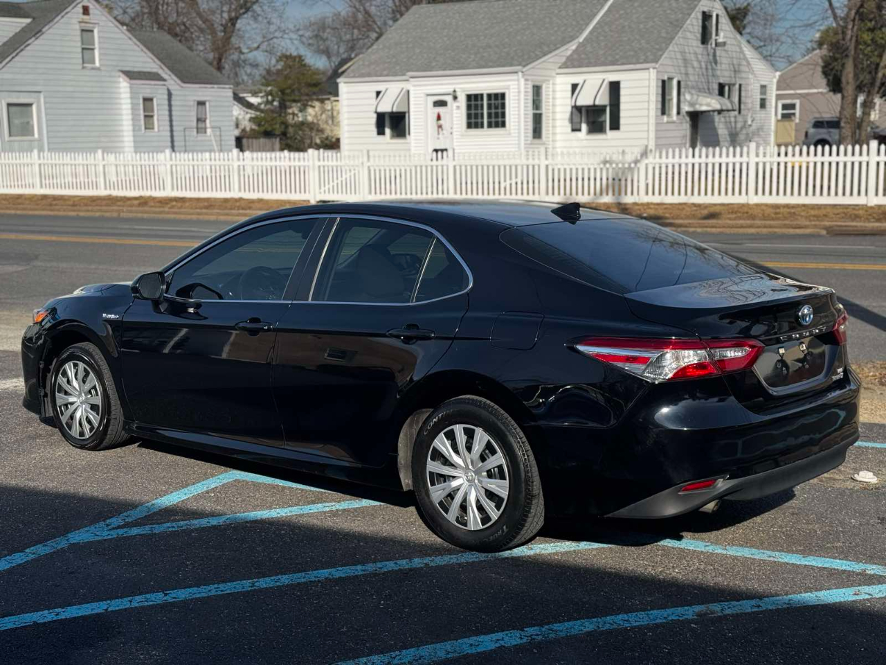 Toyota Camry Hybrid LE 2020