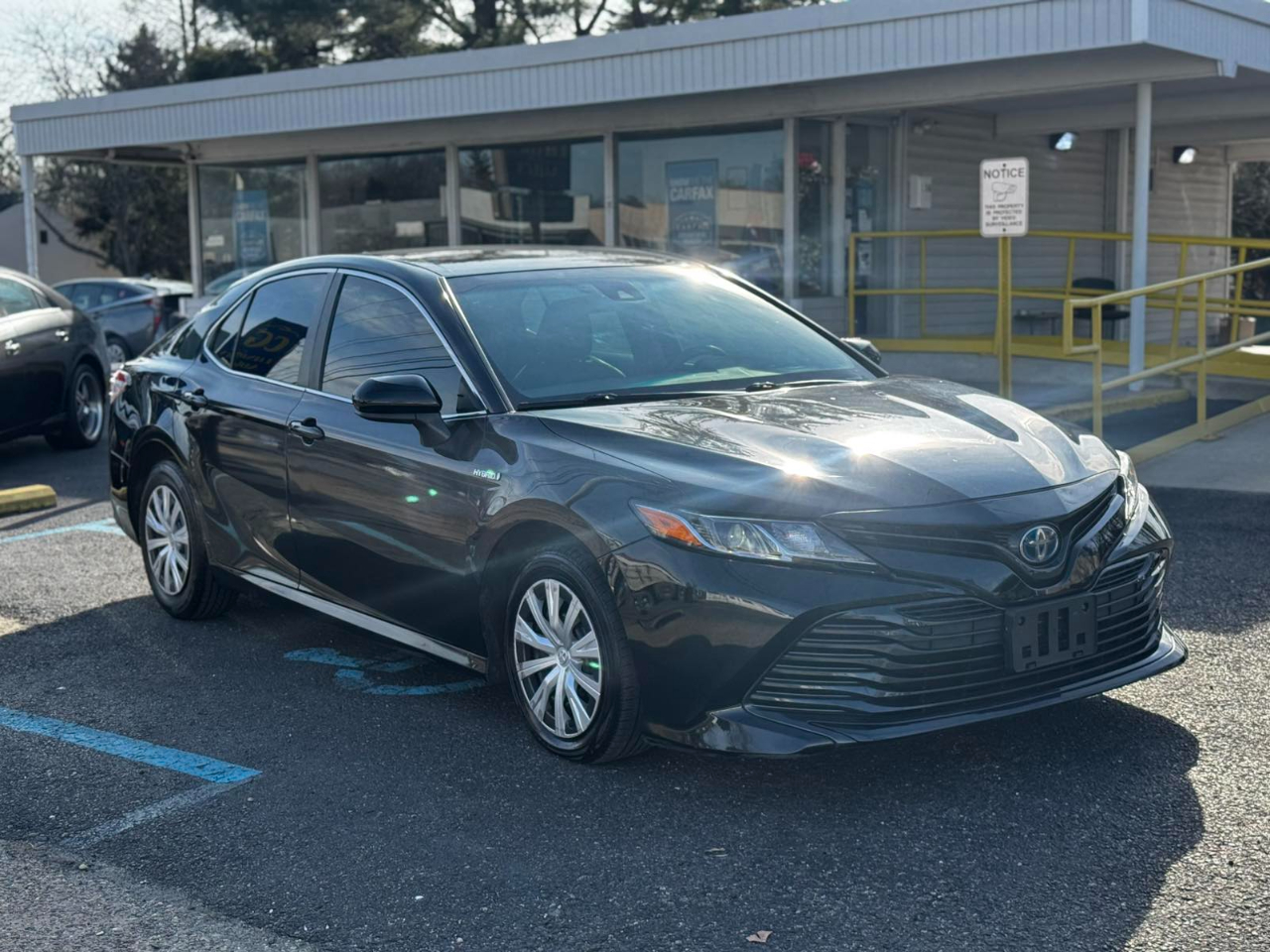 Toyota Camry Hybrid LE 2020