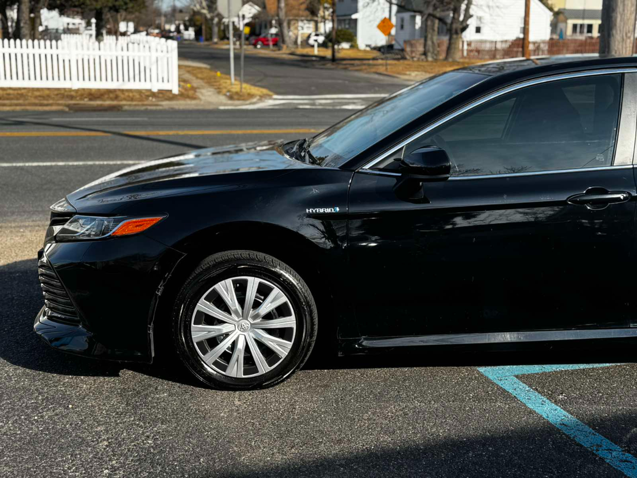 Toyota Camry Hybrid LE 2020