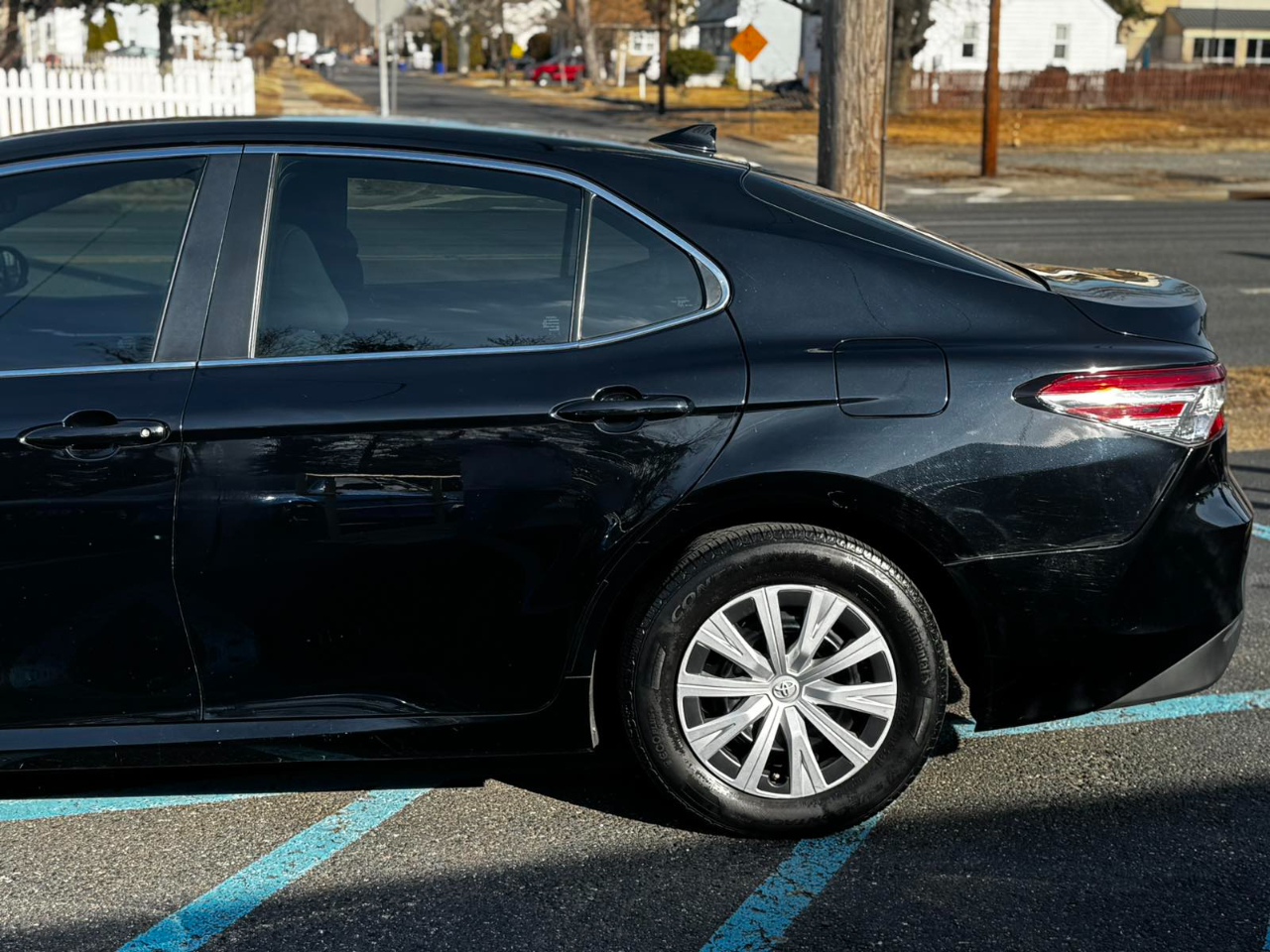 Toyota Camry Hybrid LE 2020