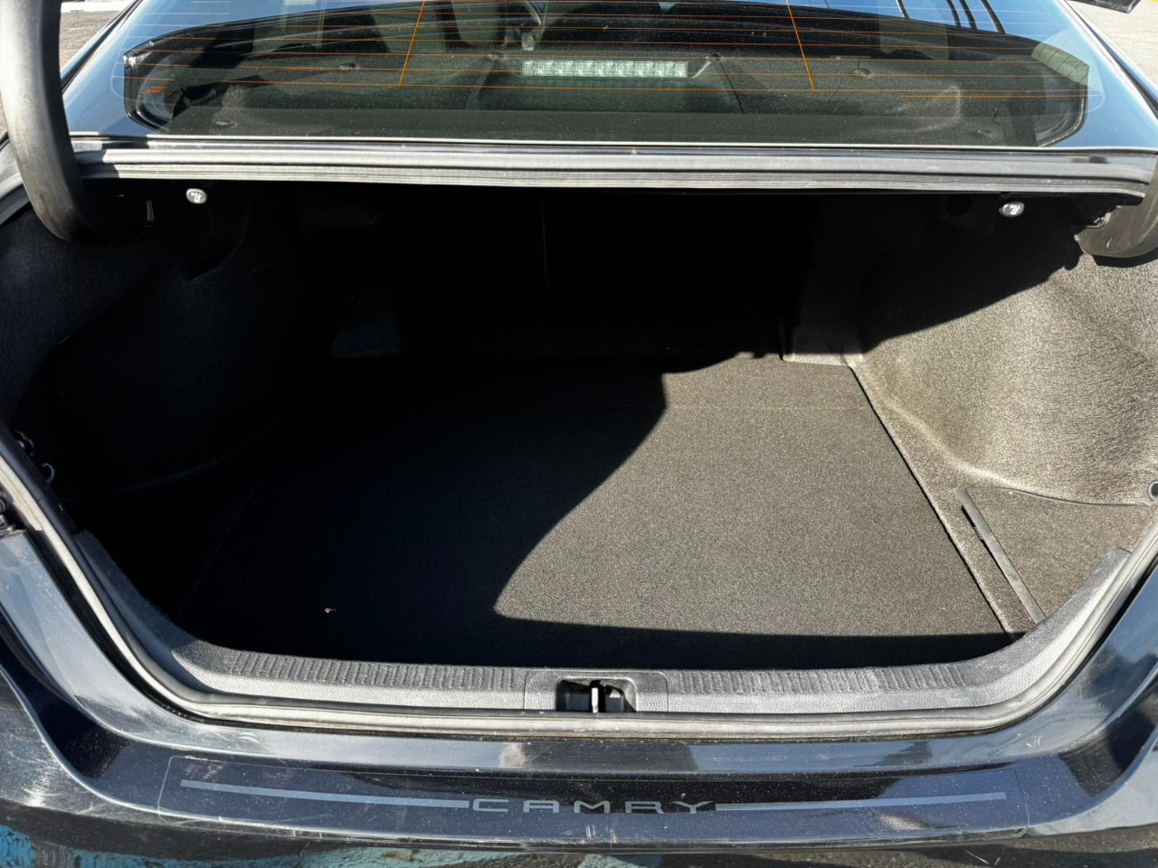 Toyota Camry Hybrid LE 2020