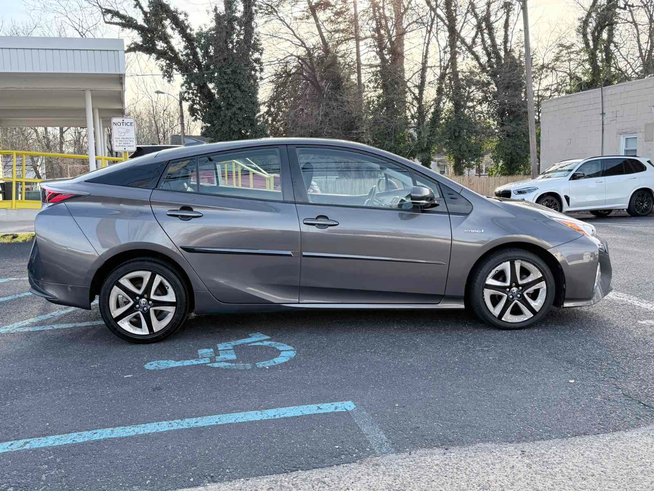 Toyota Prius Four 2016