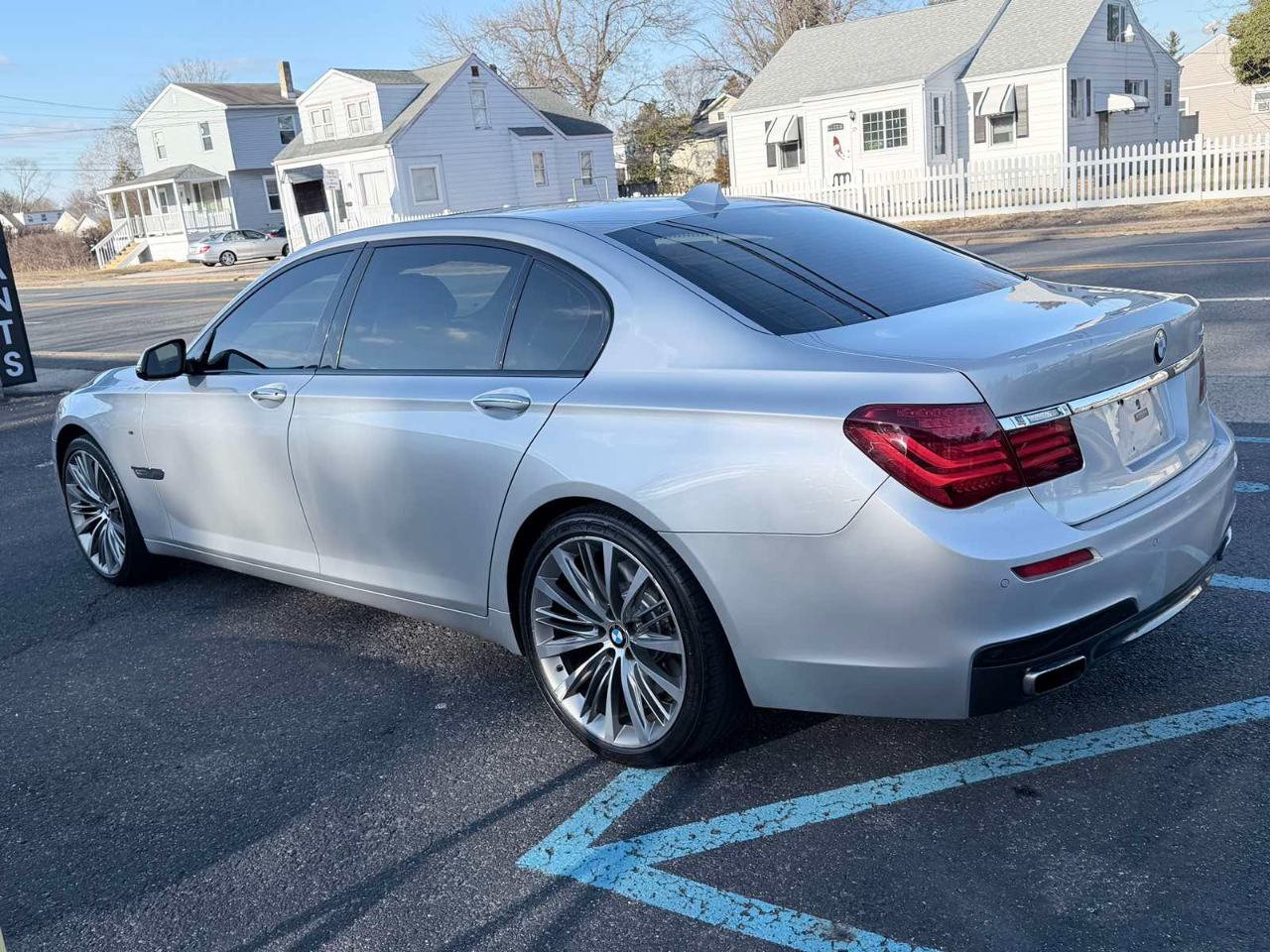 BMW 7-Series 750Li 2013