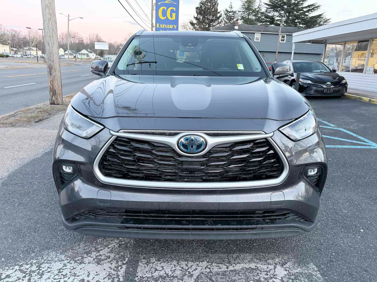 Toyota Highlander Hybrid XLE 2022