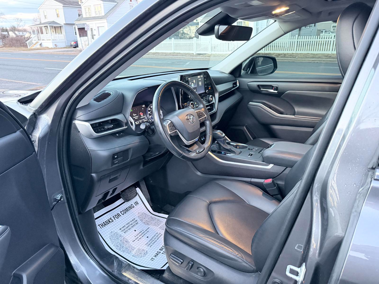 Toyota Highlander Hybrid XLE 2022