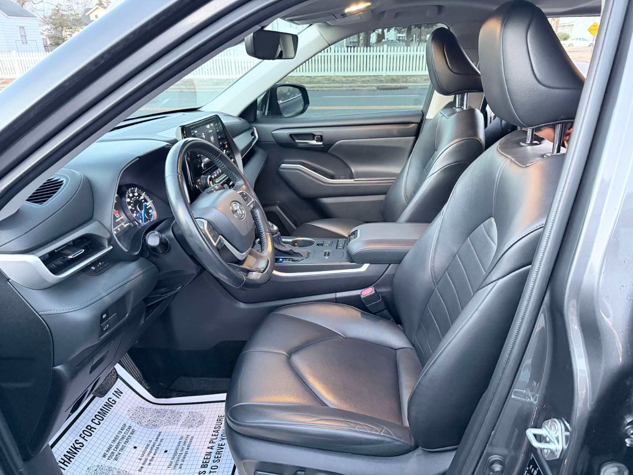 Toyota Highlander Hybrid XLE 2022