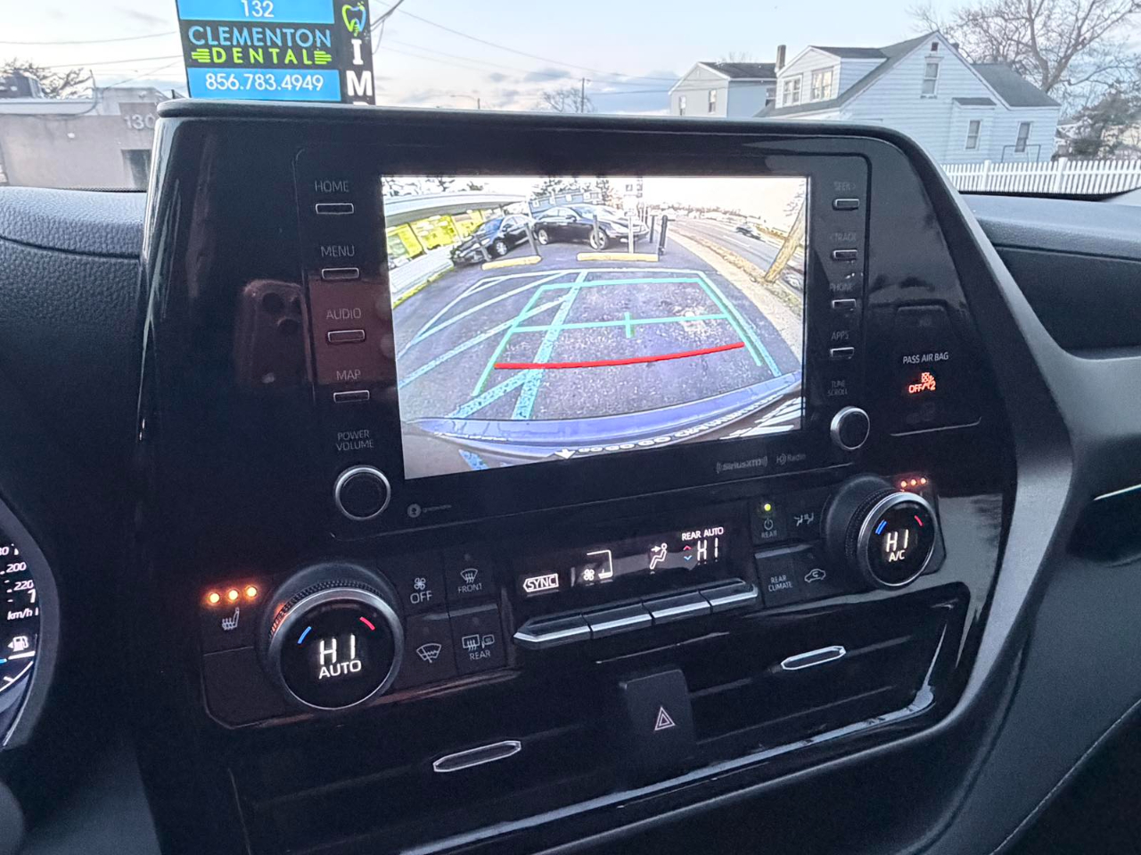 Toyota Highlander Hybrid XLE 2022