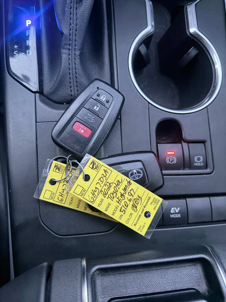 Toyota Highlander Hybrid XLE 2022